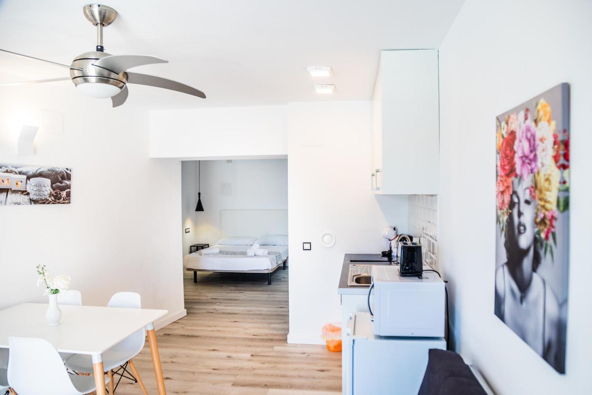 Jacaranda Apartments & Studios Es Cana エクステリア 写真