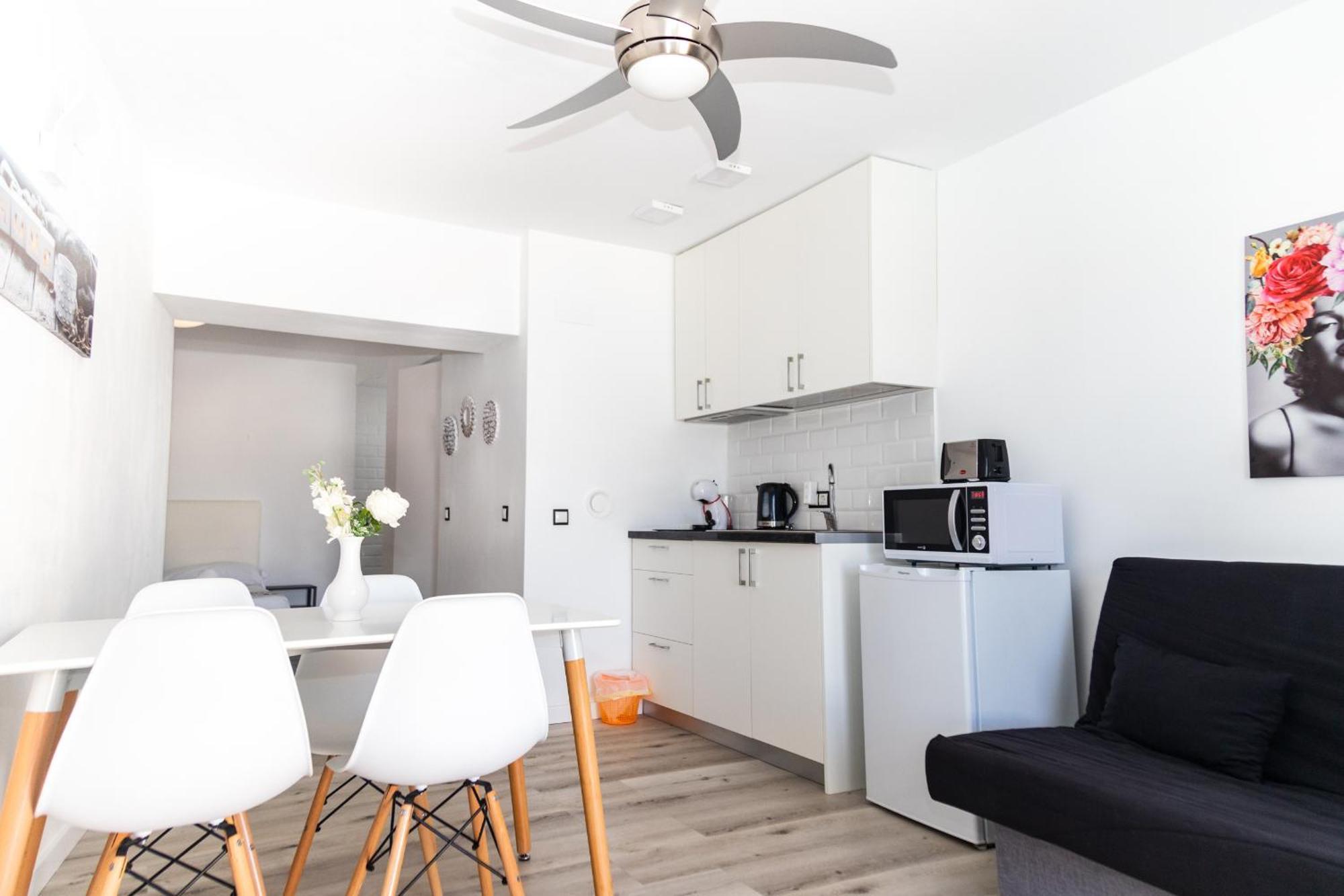 Jacaranda Apartments & Studios Es Cana エクステリア 写真