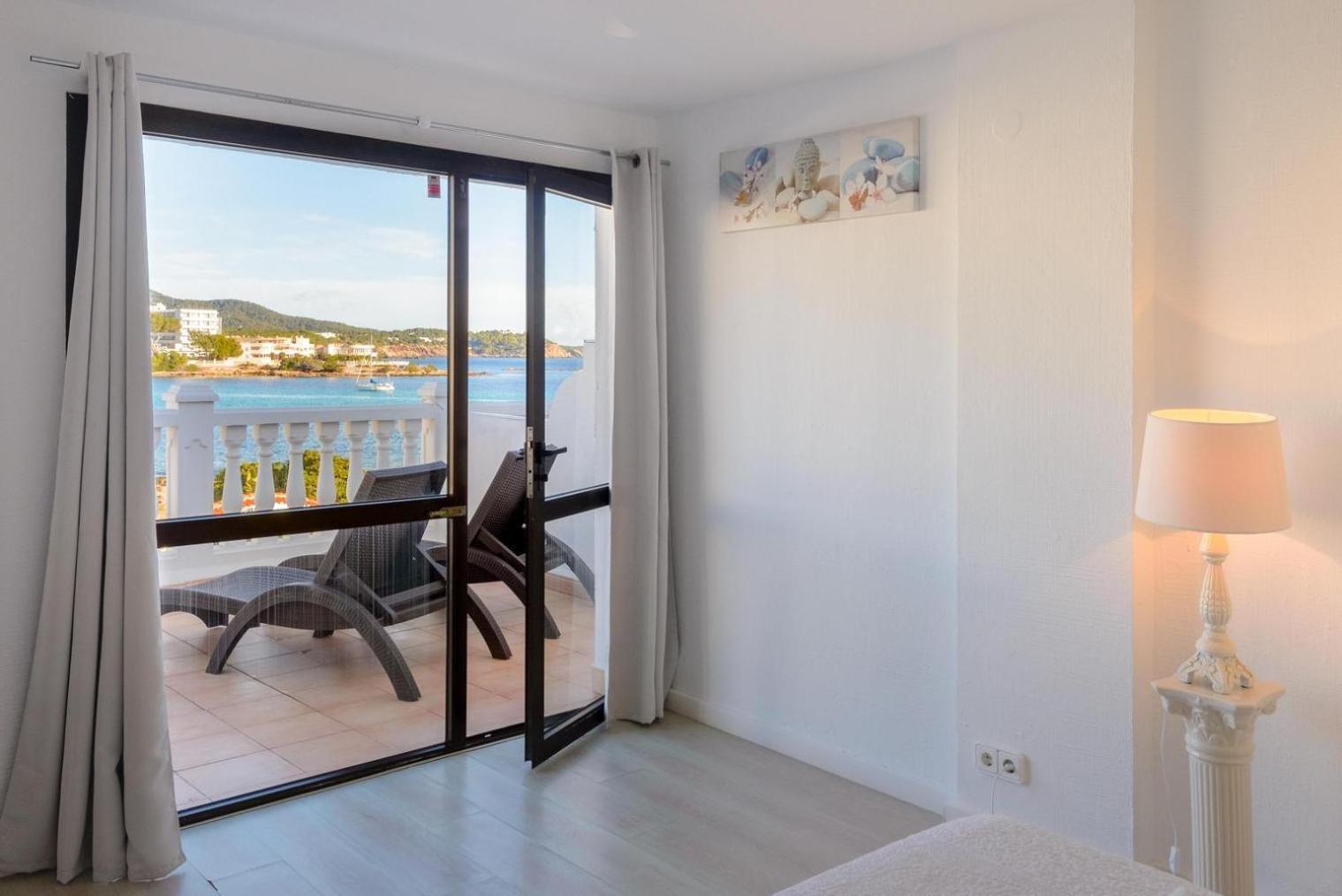 Jacaranda Apartments & Studios Es Cana 部屋 写真